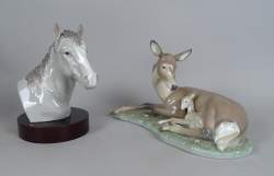 Céramique : Sujet en porcelaine de Lladro - Tête de cheval -  - Biche et son petit -