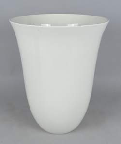 Céramique : Grand vase en faïence blanche Royal Boch Belgium forme 1298
