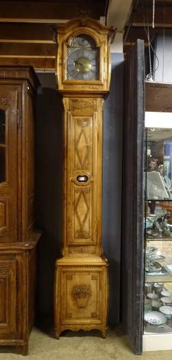 Meuble : Horloge de parquet en noyer directoire début 19eS mouvement Godart à Frameries 1801