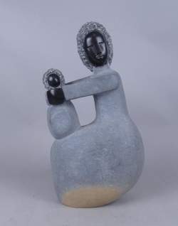 Sculpture: pierre -Mère et enfant- signé MAKOSA 20eS Zimbabwe H:48cm (taches)